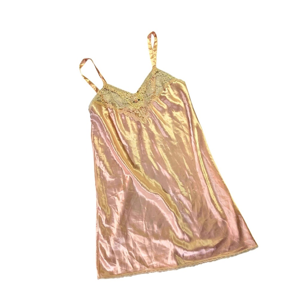 ✨ Vintage Vanity Fair Pink Lace Camisole Size Meduim✨